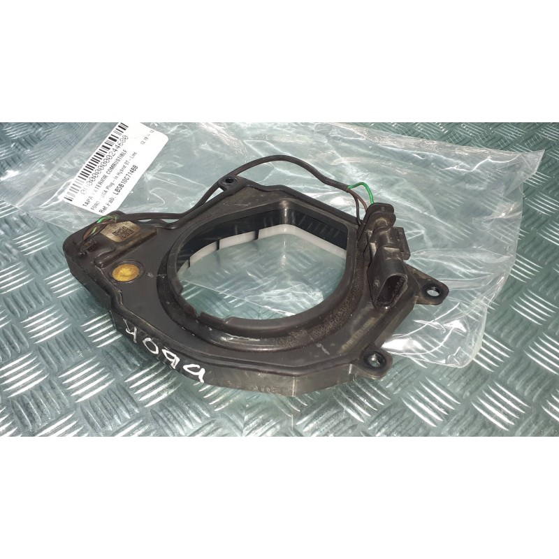 Recambio de tapa exterior combustible para ford kuga plug-in hybrid st-line referencia OEM IAM LB5B10C714BB LB5B10C714A CERRADUR