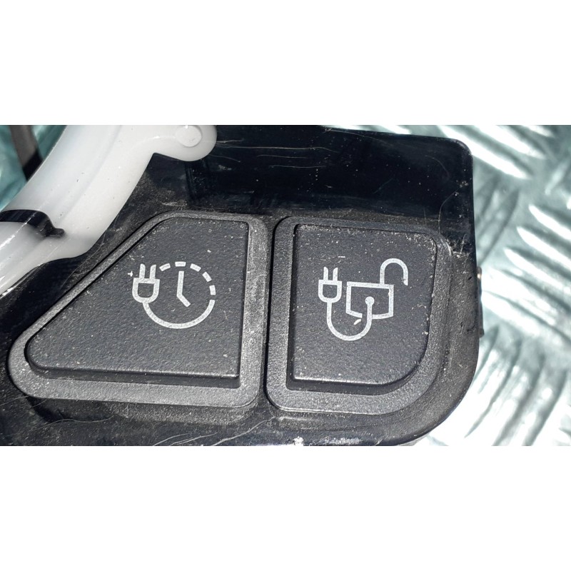 Recambio de tapa exterior combustible para ford kuga plug-in hybrid st-line referencia OEM IAM LB5B10C714BB LB5B10C714A CERRADUR