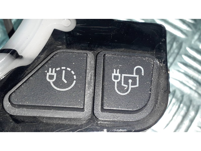 Recambio de tapa exterior combustible para ford kuga plug-in hybrid st-line referencia OEM IAM LB5B10C714BB LB5B10C714A CERRADUR