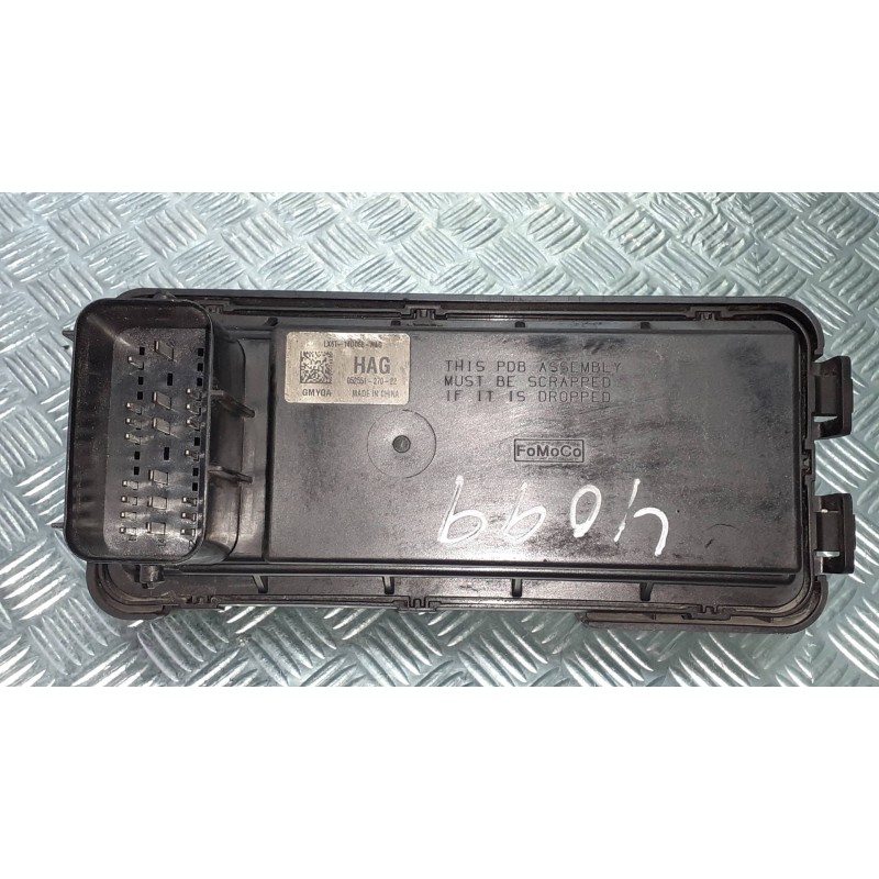 Recambio de caja reles / fusibles para ford kuga plug-in hybrid st-line referencia OEM IAM LX6T14D068HAG  GMYQA