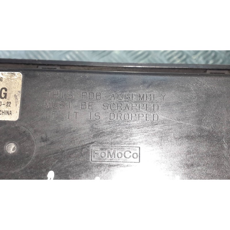 Recambio de caja reles / fusibles para ford kuga plug-in hybrid st-line referencia OEM IAM LX6T14D068HAG  GMYQA