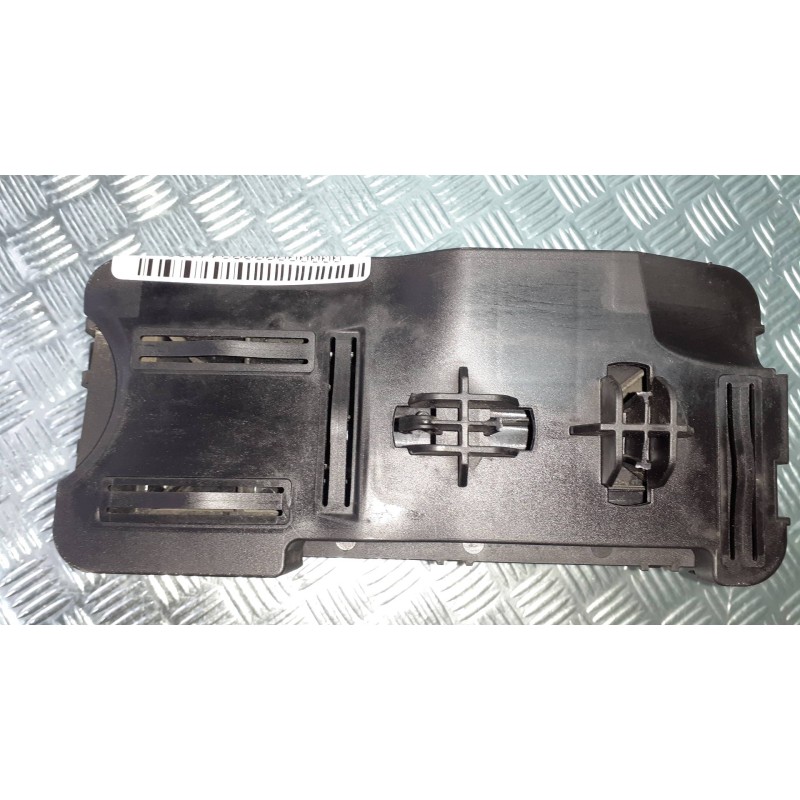 Recambio de caja reles / fusibles para ford kuga plug-in hybrid st-line referencia OEM IAM LX6T14D068HAG  GMYQA