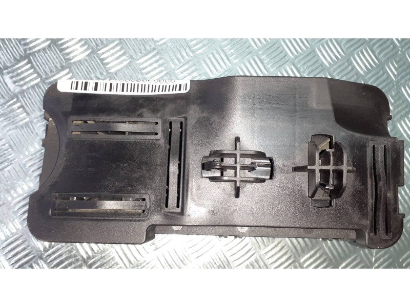 Recambio de caja reles / fusibles para ford kuga plug-in hybrid st-line referencia OEM IAM LX6T14D068HAG  GMYQA