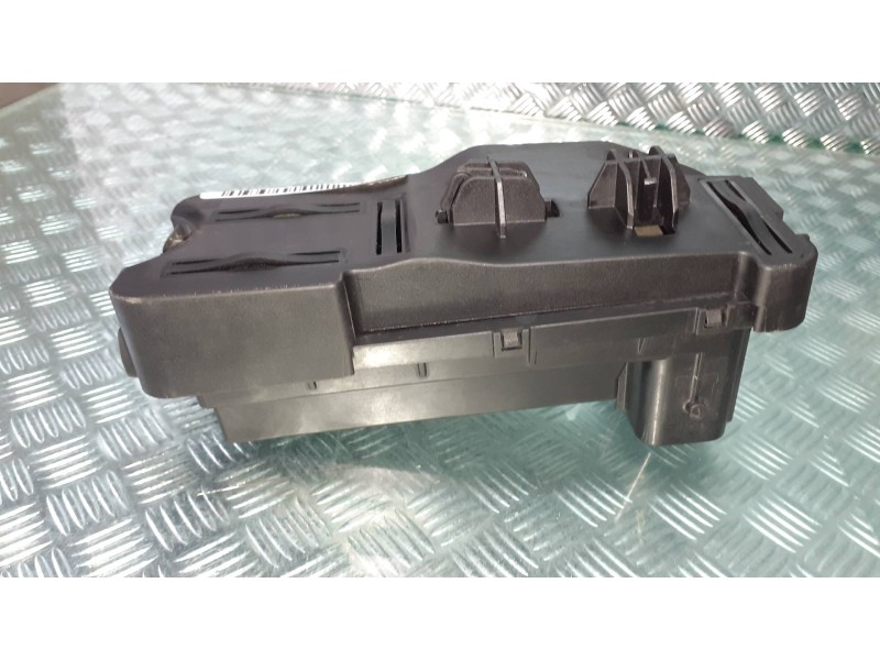 Recambio de caja reles / fusibles para ford kuga plug-in hybrid st-line referencia OEM IAM LX6T14D068HAG  GMYQA