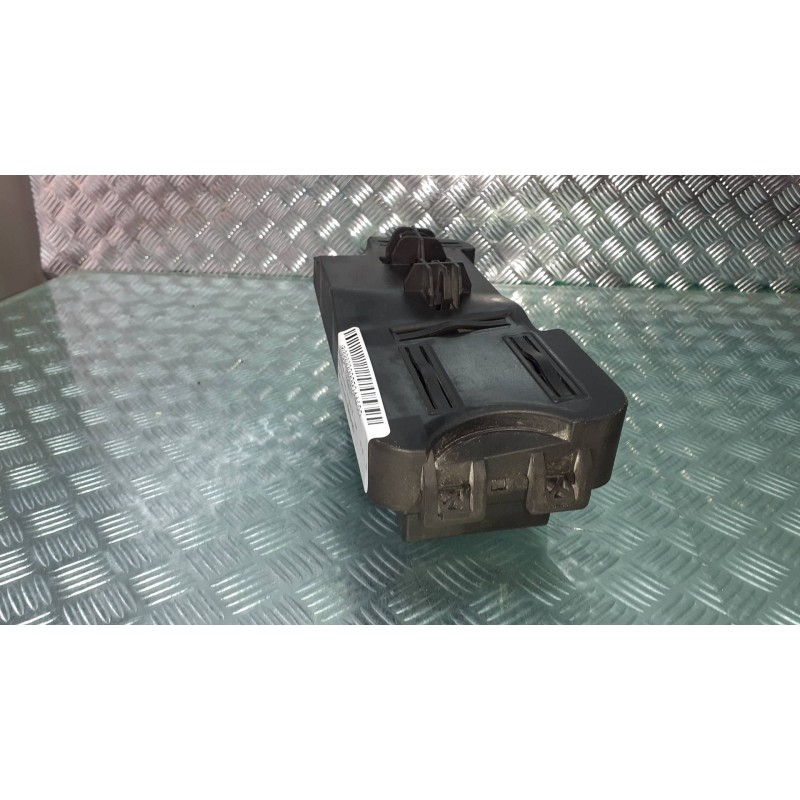 Recambio de caja reles / fusibles para ford kuga plug-in hybrid st-line referencia OEM IAM LX6T14D068HAG  GMYQA