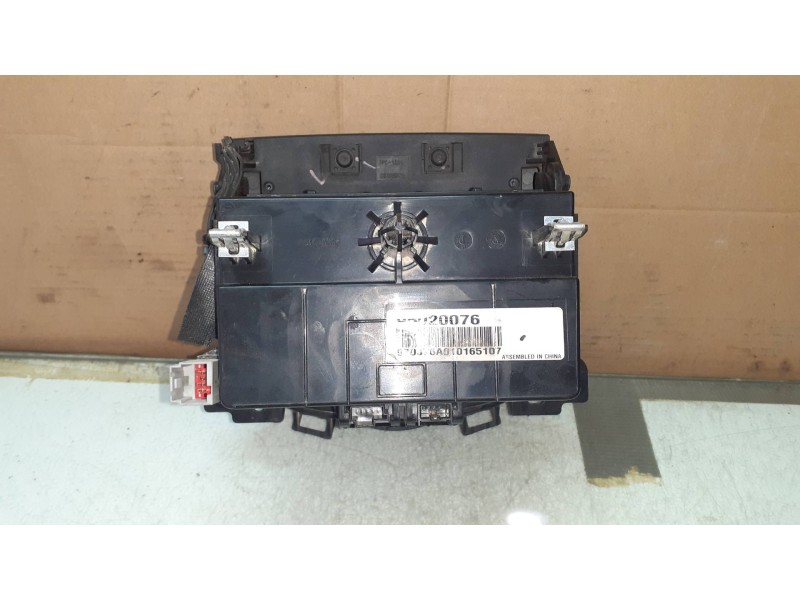 Recambio de sistema audio / radio cd para chevrolet orlando lt+ referencia OEM IAM 95020076  3 CONECTORES