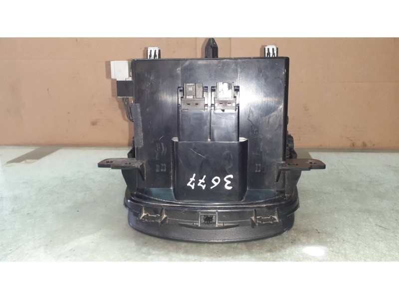 Recambio de sistema audio / radio cd para chevrolet orlando lt+ referencia OEM IAM 95020076  3 CONECTORES