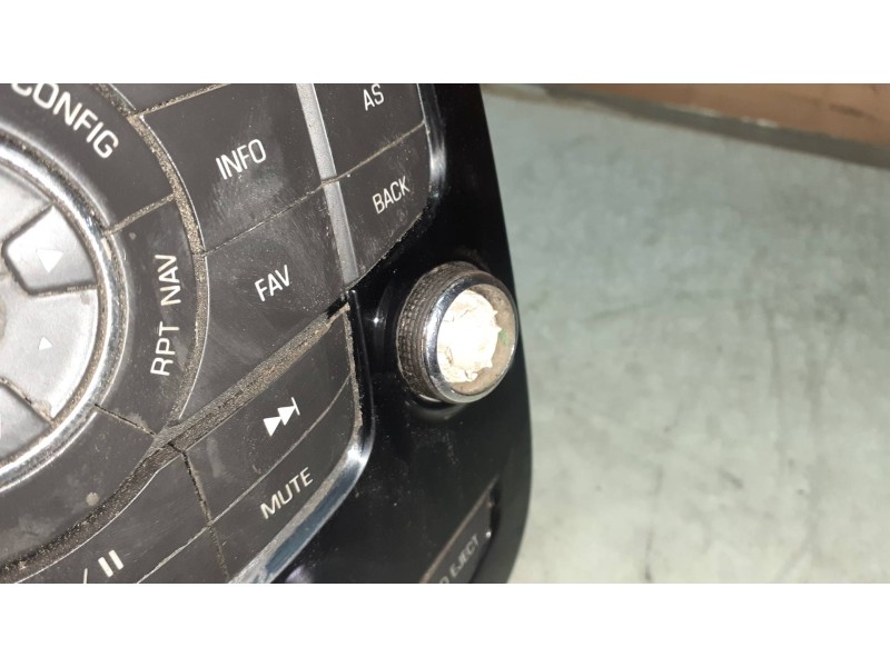 Recambio de sistema audio / radio cd para chevrolet orlando lt+ referencia OEM IAM 95020076  3 CONECTORES