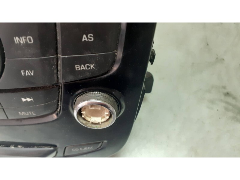 Recambio de sistema audio / radio cd para chevrolet orlando lt+ referencia OEM IAM 95020076  3 CONECTORES