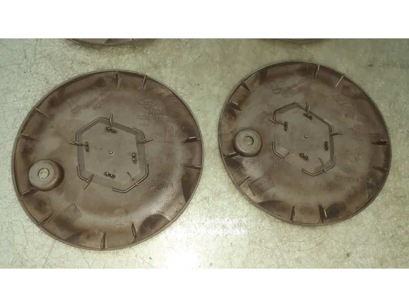 Recambio de tapacubos para renault megane ii berlina 3p referencia OEM IAM 8200412202  4 TAPAS Recambio de tapacubos para renault megane ii berlina 3p referencia OEM IAM 8200412202  4 TAPAS