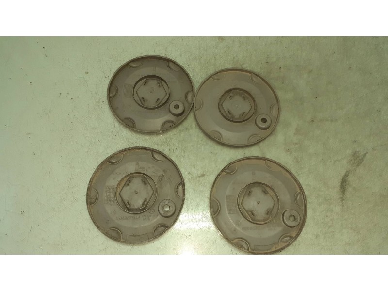 Recambio de tapacubos para renault megane ii classic berlina referencia OEM IAM 8200134772  4 TAPAS Recambio de tapacubos para renault megane ii classic berlina referencia OEM IAM 8200134772  4 TAPAS