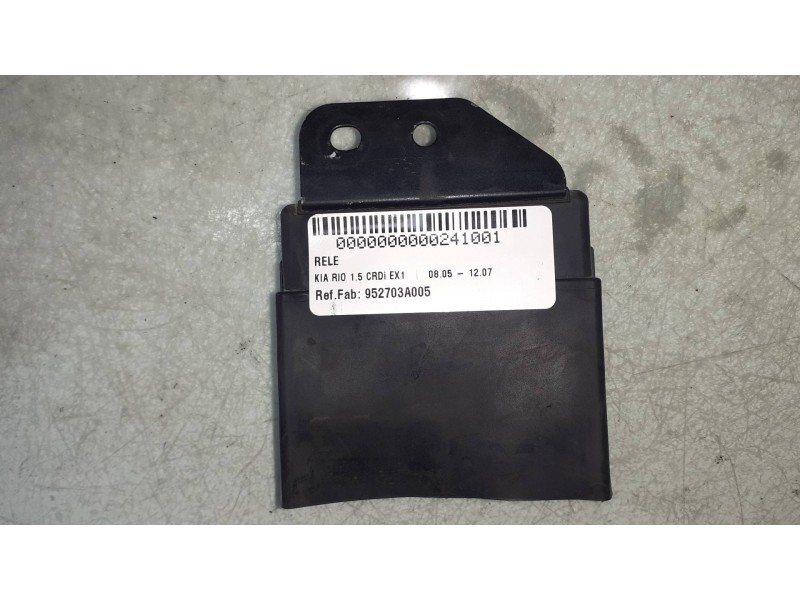 Recambio de rele para kia rio 1.5 crdi ex1 referencia OEM IAM 952703A005  
