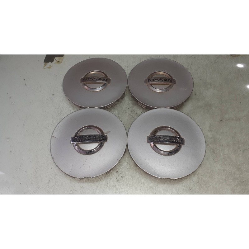 Recambio de tapacubos para nissan almera (n15) referencia OEM IAM 40315  4 TAPAS