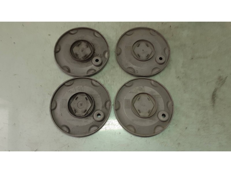 Recambio de tapacubos para renault megane ii classic berlina referencia OEM IAM 8200230065  4 TAPAS