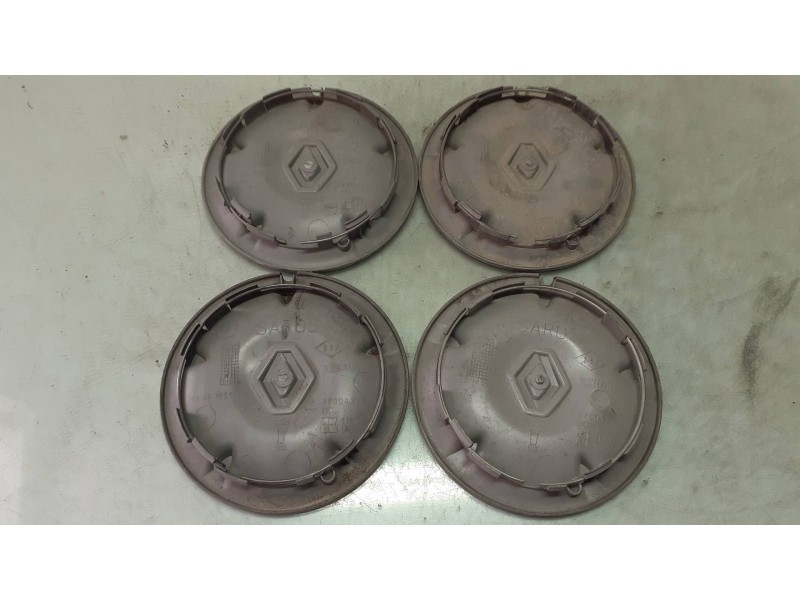 Recambio de tapacubos para renault megane i fase 2 berlina (ba0) referencia OEM IAM 77004272  4 TAPAS