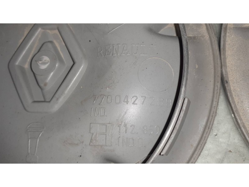 Recambio de tapacubos para renault megane i fase 2 berlina (ba0) referencia OEM IAM 77004272  4 TAPAS