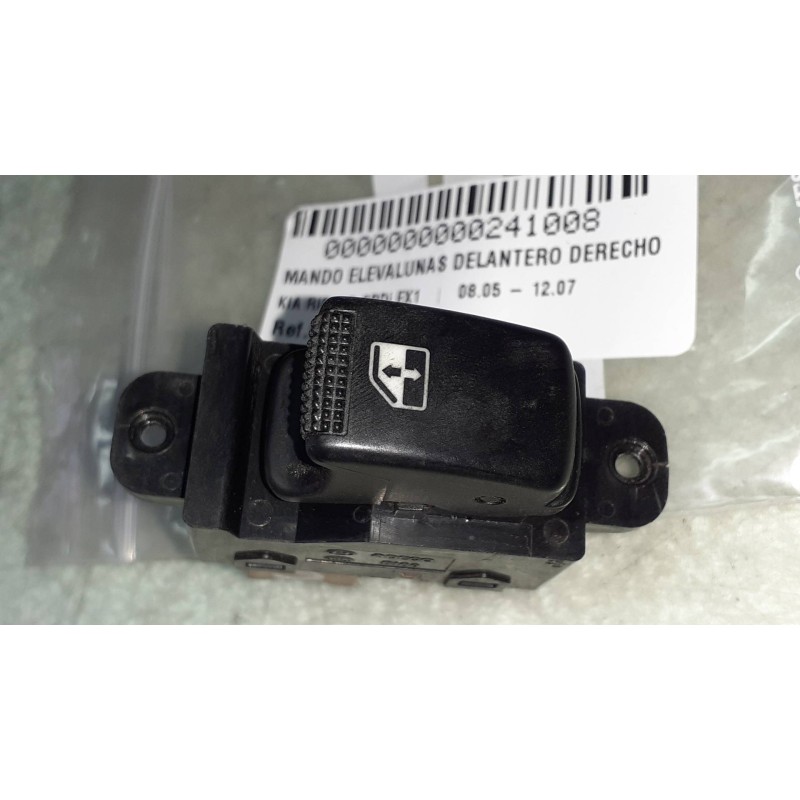Recambio de mando elevalunas delantero derecho para kia rio 1.5 crdi ex1 referencia OEM IAM 935811G000  CONECTOR 7 PINES
