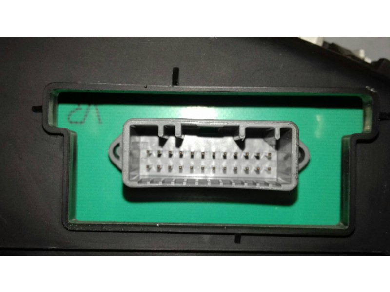 Recambio de cuadro instrumentos para renault clio iii confort expression referencia OEM IAM 8200582709H  VISTEON