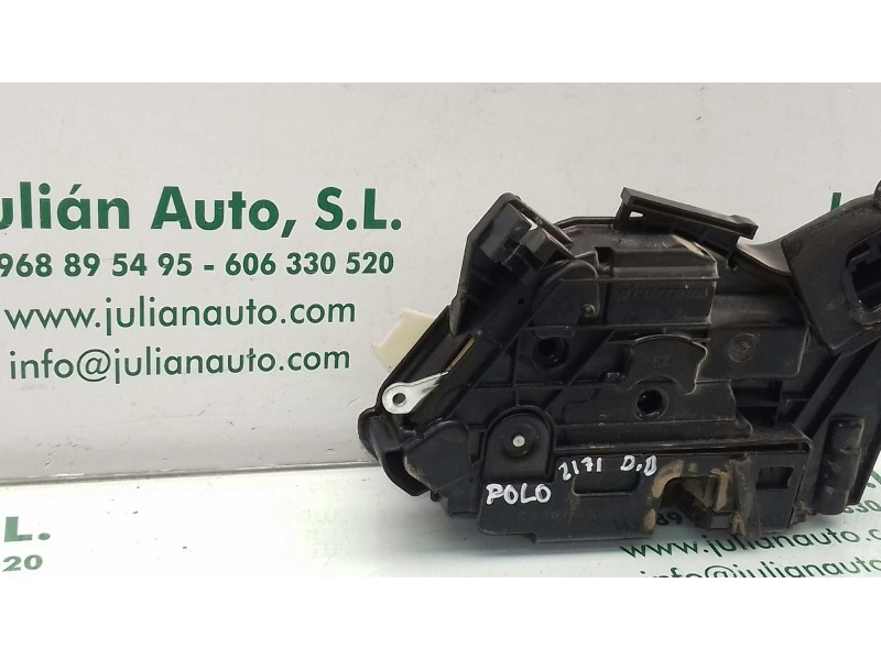 Recambio de cerradura puerta delantera derecha para volkswagen polo (6r1) advance referencia OEM IAM 5K1837016D  