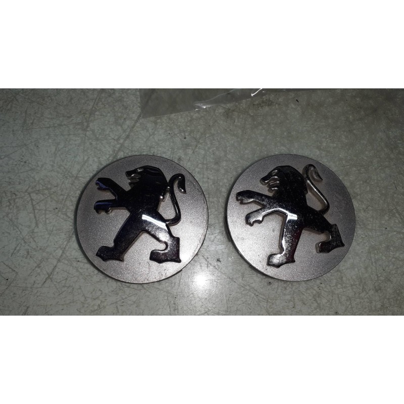 Recambio de tapacubos para peugeot 207 sw referencia OEM IAM 9639098380  2 TAPAS