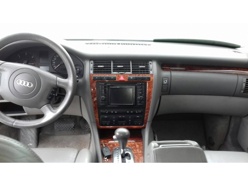 audi a8 (d2) del año 2000