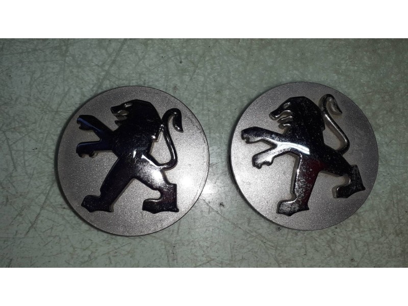 Recambio de tapacubos para peugeot 207 sw referencia OEM IAM 9639098380  2 TAPAS