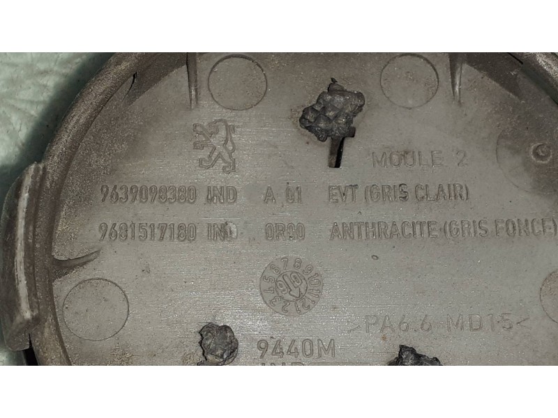 Recambio de tapacubos para peugeot 207 sw referencia OEM IAM 9639098380  2 TAPAS