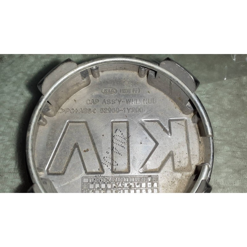 Recambio de tapacubos para kia sportage referencia OEM IAM 529601Y200  1 TAPA Recambio de tapacubos para kia sportage referencia OEM IAM 529601Y200  1 TAPA