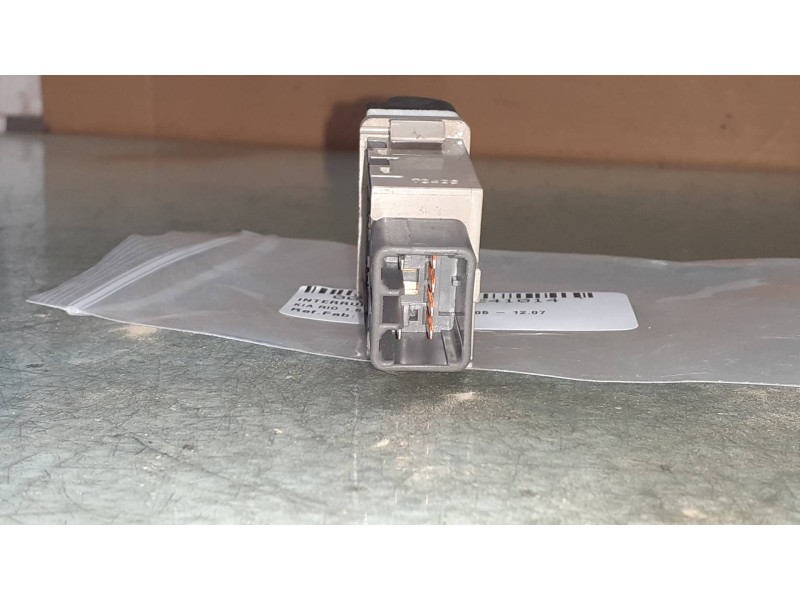 Recambio de interruptor para kia rio 1.5 crdi ex1 referencia OEM IAM  LUNA TERMICA CONECTOR 6 PINES