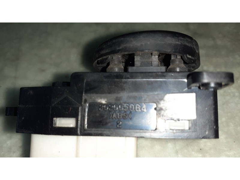 Recambio de mando retrovisor para kia rio 1.5 crdi ex1 referencia OEM IAM 202005064  CONECTOR 6 PINES