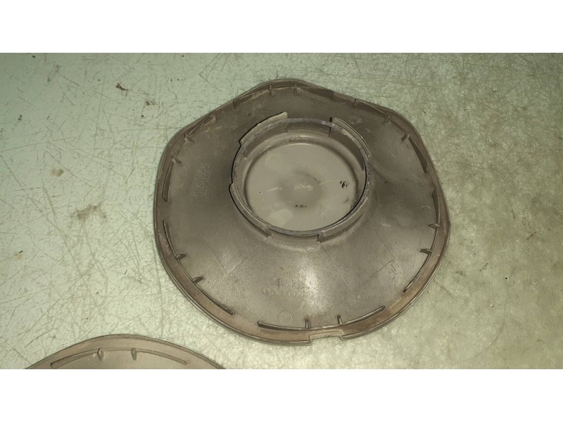 Recambio de tapacubos para volvo serie 850 referencia OEM IAM 9140405  3 TAPAS