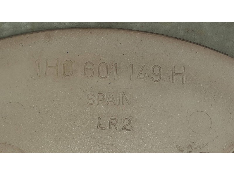 Recambio de tapacubos para volkswagen golf iii berlina (1h1) referencia OEM IAM 1H0601149H  2 TAPAS