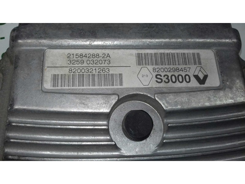 Recambio de centralita motor uce para renault megane ii berlina 5p confort authentique referencia OEM IAM 8200321263 215842882A 