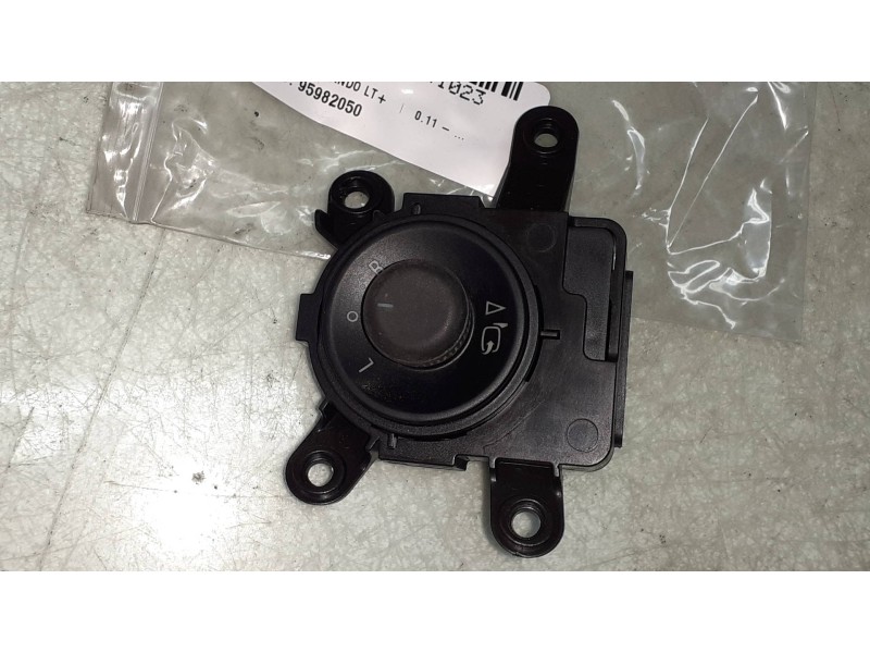 Recambio de mando retrovisor para chevrolet orlando lt+ referencia OEM IAM 95982050 13296440 CONECTOR 12 PINES