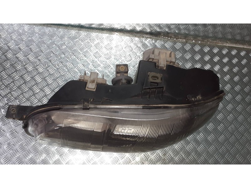 Recambio de faro izquierdo para fiat bravo (182) 1.6 16v / 16v 100 sx referencia OEM IAM 37870748S  