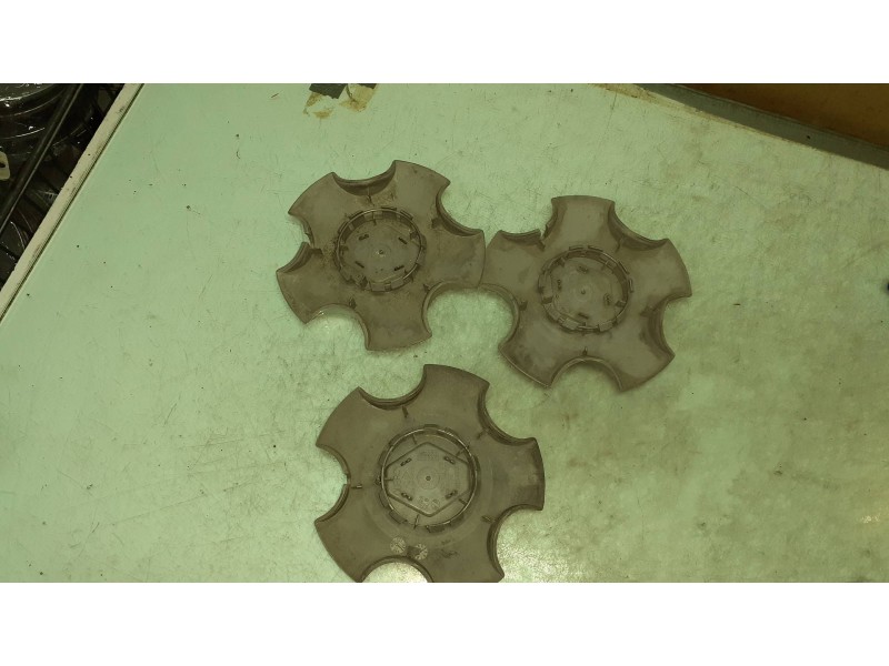 Recambio de tapacubos para renault laguna (b56) 1.8 cat referencia OEM IAM 8200027372  3 TAPAS Recambio de tapacubos para renault laguna (b56) 1.8 cat referencia OEM IAM 8200027372  3 TAPAS