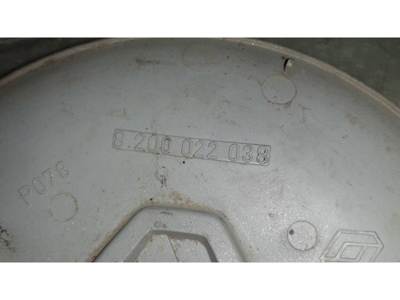 Recambio de tapacubos para renault clio i fase i+ii (b/c57) referencia OEM IAM 8200022038  3 TAPAS Recambio de tapacubos para renault clio i fase i+ii (b/c57) referencia OEM IAM 8200022038  3 TAPAS