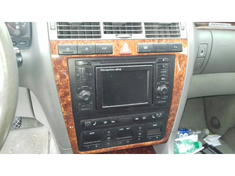 audi a8 (d2) del año 2000