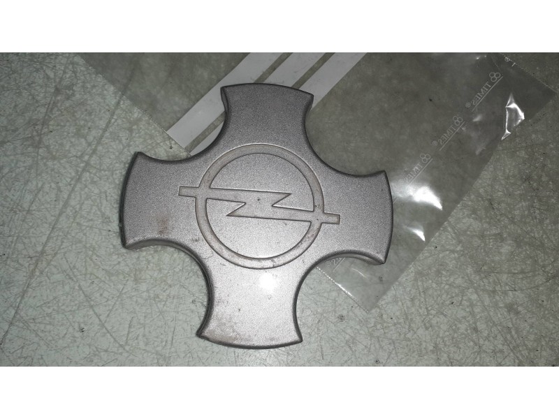 Recambio de tapacubos para opel kadett e referencia OEM IAM 90425852H  1 TAPA Recambio de tapacubos para opel kadett e referencia OEM IAM 90425852H  1 TAPA