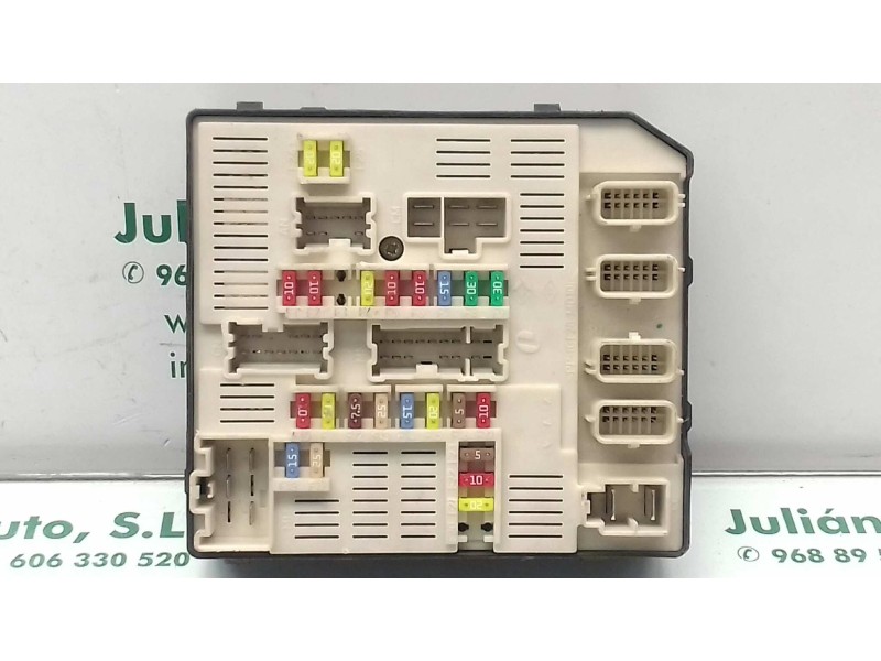 Recambio de caja reles / fusibles para renault megane iii berlina 5 p dynamique referencia OEM IAM 284B61871R 519339402 USM