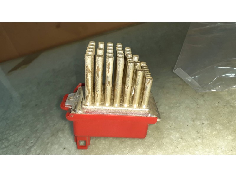 Recambio de resistencia calefaccion para seat toledo (1m2) executive referencia OEM IAM 1J0907521 5DS00646701 CONECTOR 3 PINES