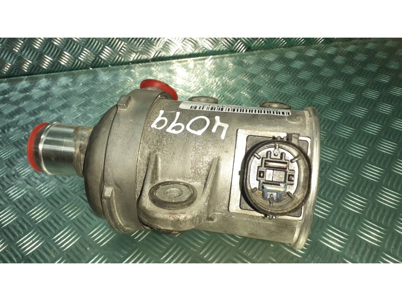 Recambio de bomba agua para ford kuga plug-in hybrid st-line referencia OEM IAM LX6E8501AA P4161 REFRIGERANTE
