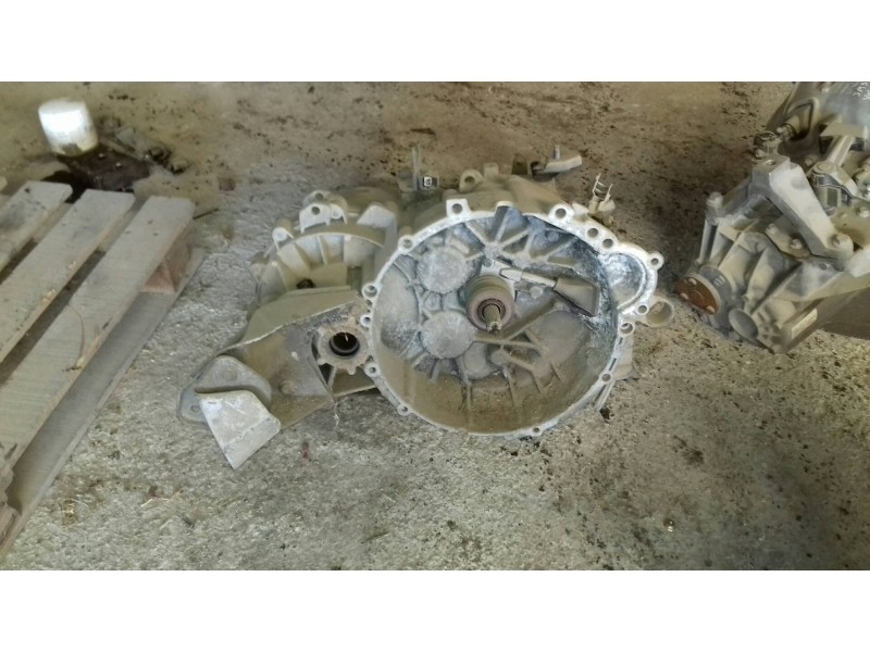 Recambio de caja cambios para volvo s40 berlina t4 referencia OEM IAM T100044 P613754 5 VELOCIDADES