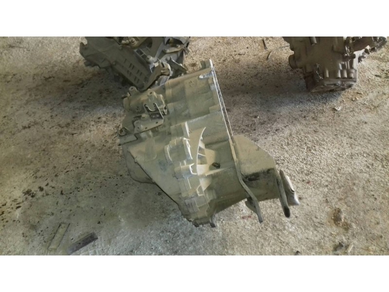 Recambio de caja cambios para volvo s40 berlina t4 referencia OEM IAM T100044 P613754 5 VELOCIDADES