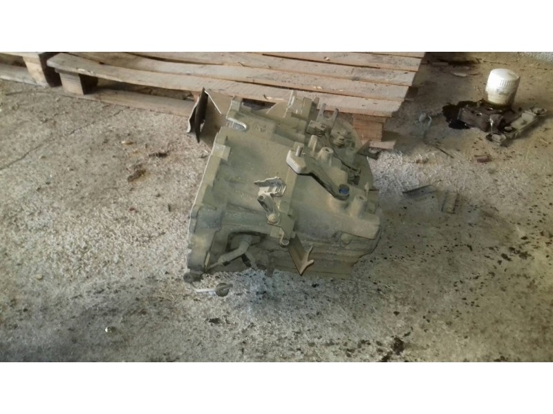 Recambio de caja cambios para volvo s40 berlina t4 referencia OEM IAM T100044 P613754 5 VELOCIDADES