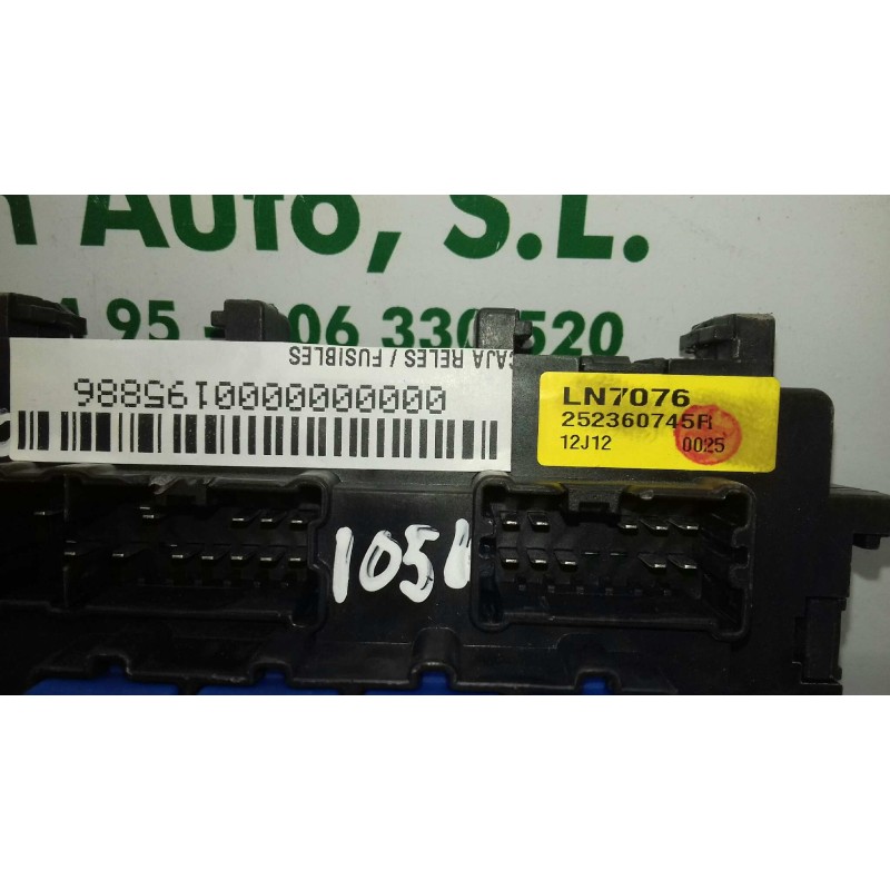 Recambio de caja reles / fusibles para renault koleos dynamique referencia OEM IAM 252360745R LN7076 