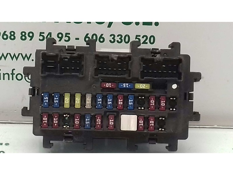 Recambio de caja reles / fusibles para renault koleos dynamique referencia OEM IAM 252360745R LN7076 