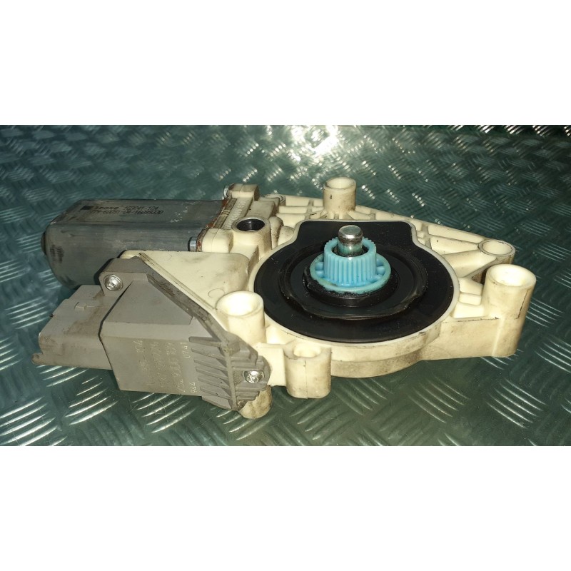 Recambio de motor elevalunas delantero izquierdo para citroen xsara picasso 1.6 hdi 90 exclusive referencia OEM IAM 103241104 16