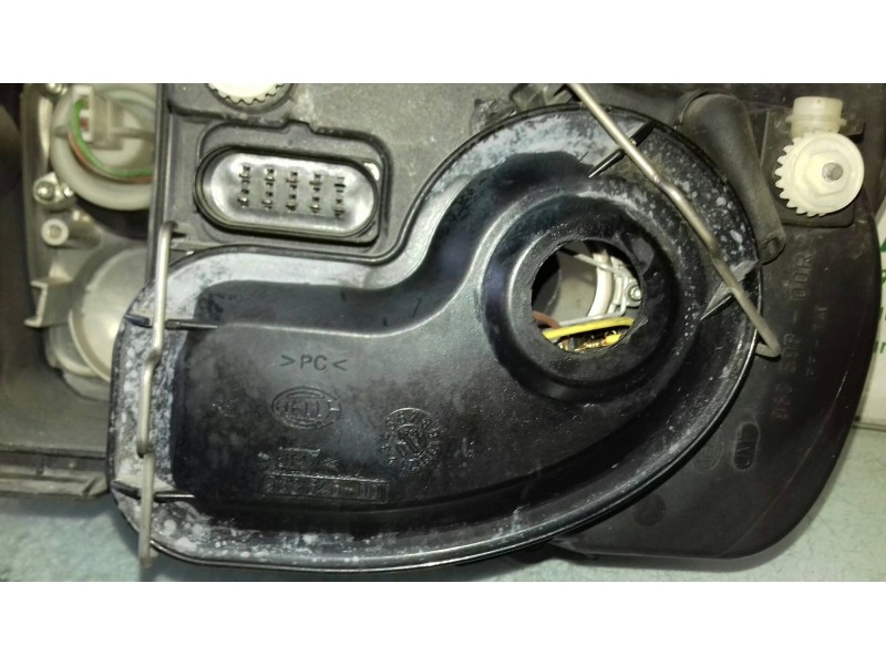 Recambio de faro derecho para volkswagen bora berlina (1j2) conceptline referencia OEM IAM 96364600  