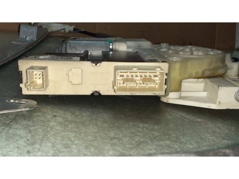 Recambio de elevalunas delantero izquierdo para citroen c4 berlina collection referencia OEM IAM 9681575280  ELECTRICO